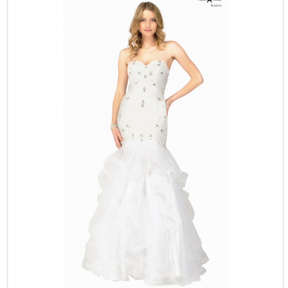 Lucci Lu NWT #90061 off white sz 14